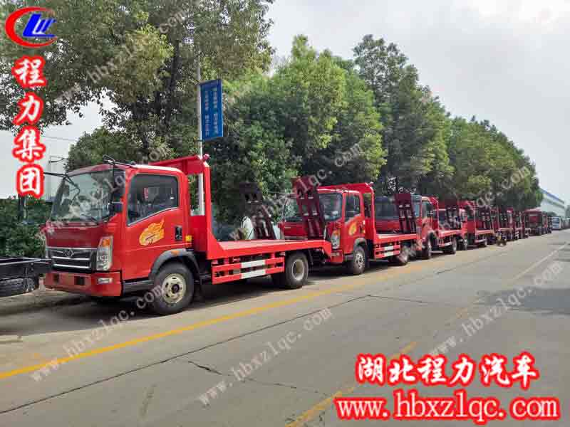 程力集團(tuán)平板運(yùn)輸車(chē)廠區(qū)