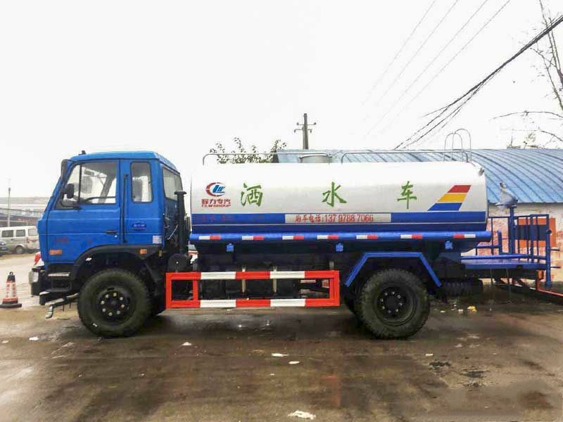 程力集團的工地灑水車，您知道怎么選擇嗎？
